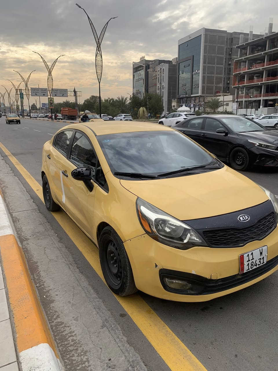 السلام وعليكم كيا ريو 13 وارد أمريكي حادثه باب الخلف السائق فقط حدادية جديدة قبل يومين سويت الصدر كله غرامات هيئه مصفره السعر 77 وبيه مجال ***********
