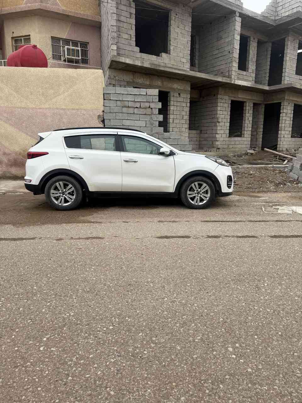 سلام عليكم 
سبورتج لبيع 2017
سيارة محركه 2400 
كير مكينة كفالة 
تبريد ثلاجة 
سيارة بيهة جاملغ وبنيد وشوية بلباب صبغ 
سيارة كامرة شاشة 
سعر :155$ 
رقم :***********
