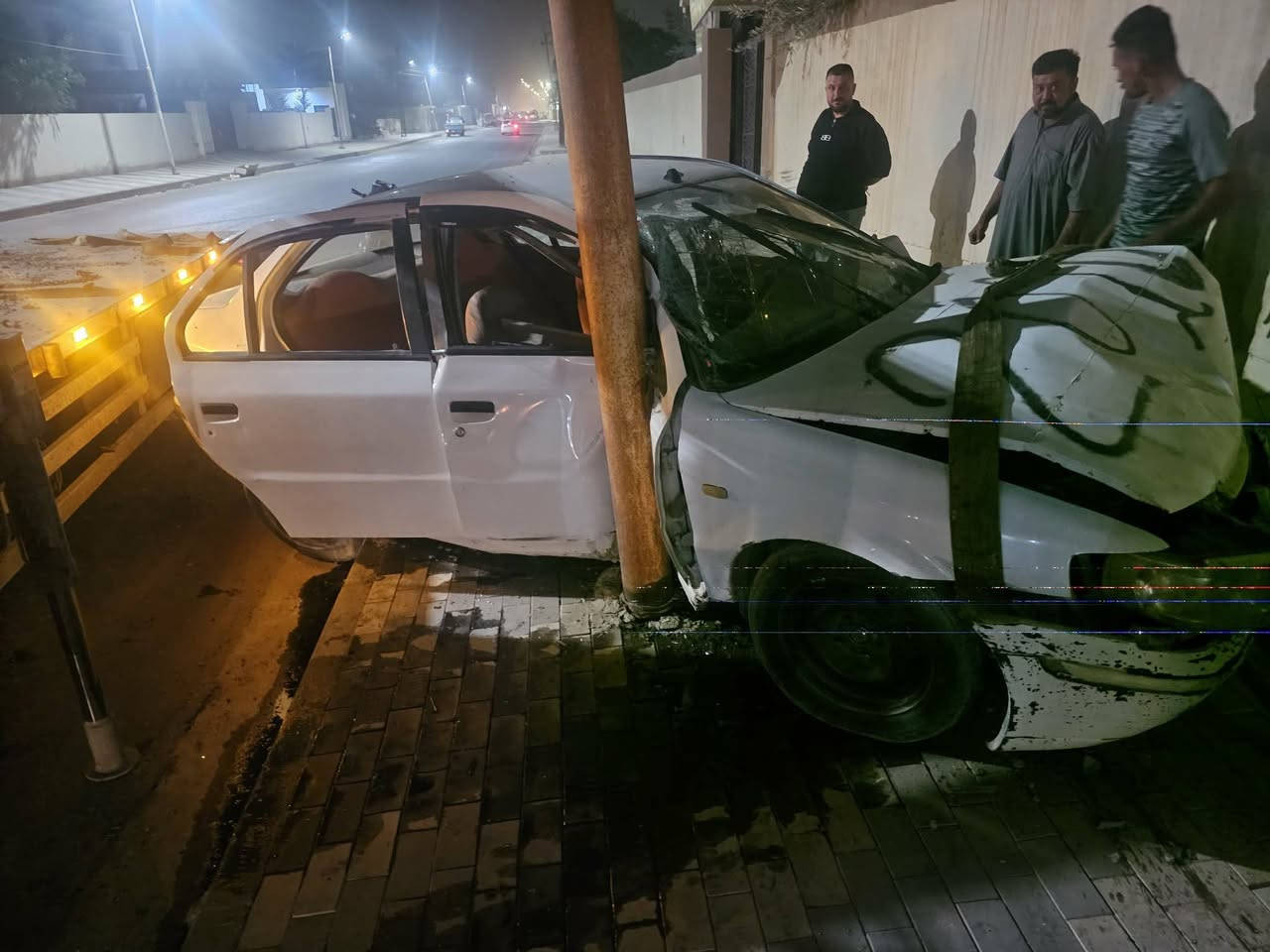 سمند موديل 2010
رقم فحص صلاح الدين
حادث مثل ما موضح بالصورة 
محرك ضمان و شرط كير عادي
كلشي بيها  شغال حادثها باب الي بصف السايق فقط
للاستفسار ***********
