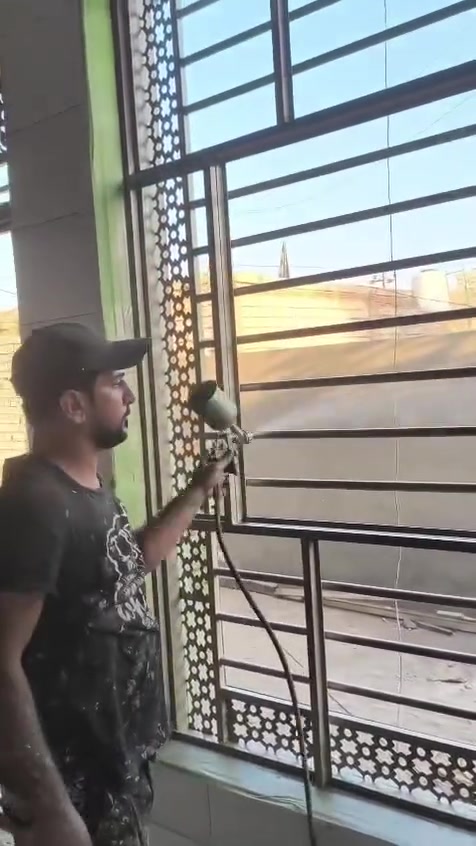 صلاح الصباغ ***********
