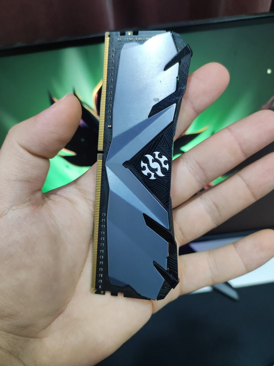 السلام عليكم

🔧🧩 رام DDR4 :/

▫️  RAM:/ { ADATA XPG  8GB ( 1x8GB ) DDR4  3200MHZ  }
▫️  (  CL16 ) 

💰 السعر: 47,000 دينار عراقي مع التوصيل 🔒
📍 مكاني: بغداد - الأعظمية
📞 رقمي: ***********
