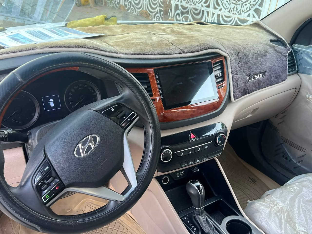 توسان ٢٠١٦ بغداد باسمي سوناره مرفق سياره نظيفه  حداديه كير تبريد ثلج خير من الله وال مكينه  مفتوحه ماشيه 188 سياره خليجيه  مكينه2000دوش تخم تاير جديد  السعر 147بيه مجال عنوان بغداد الحريه ***********
