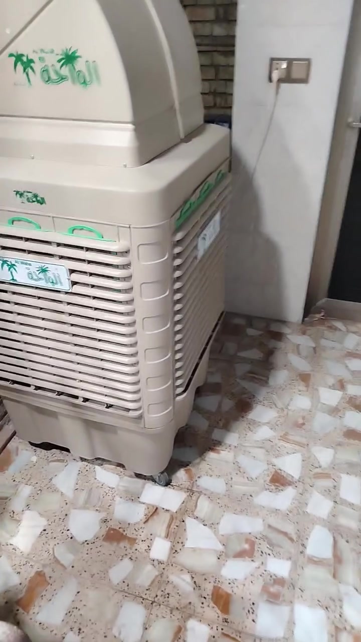 سلام عليكم كنفيره للبيع سعر ٢٠٠ العنوان بغداد وهذه رقم الجوال *********** بي وتساب
