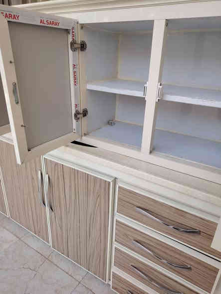 كونتر للبيع كله مواد صراي اصلي ويه مرمر سعره 250 كلش نضيف مال بيت رقم هاتف ***********
