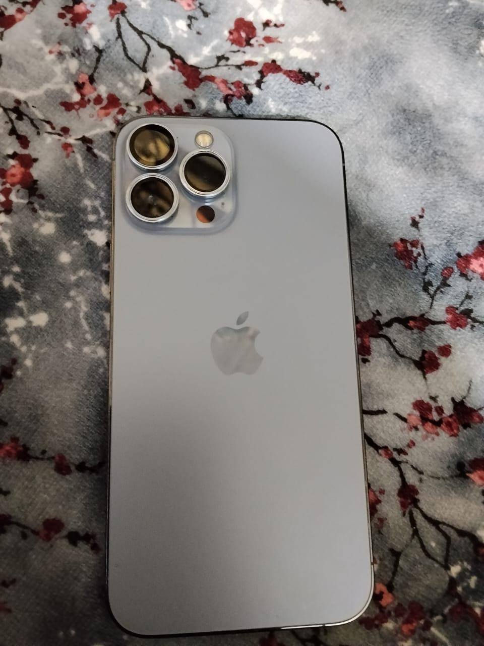 السلام عليكم
ايفون 13 برو ماكس 
نموذج M يعني جديد 
بطارية 97
كارتونة المبايل ويا 
مكفول من كلشي
شخط مابي مثل ما موضح كدامكم
السعر 625 وبي مجال 
متواجد فقط واتساب 
***********
