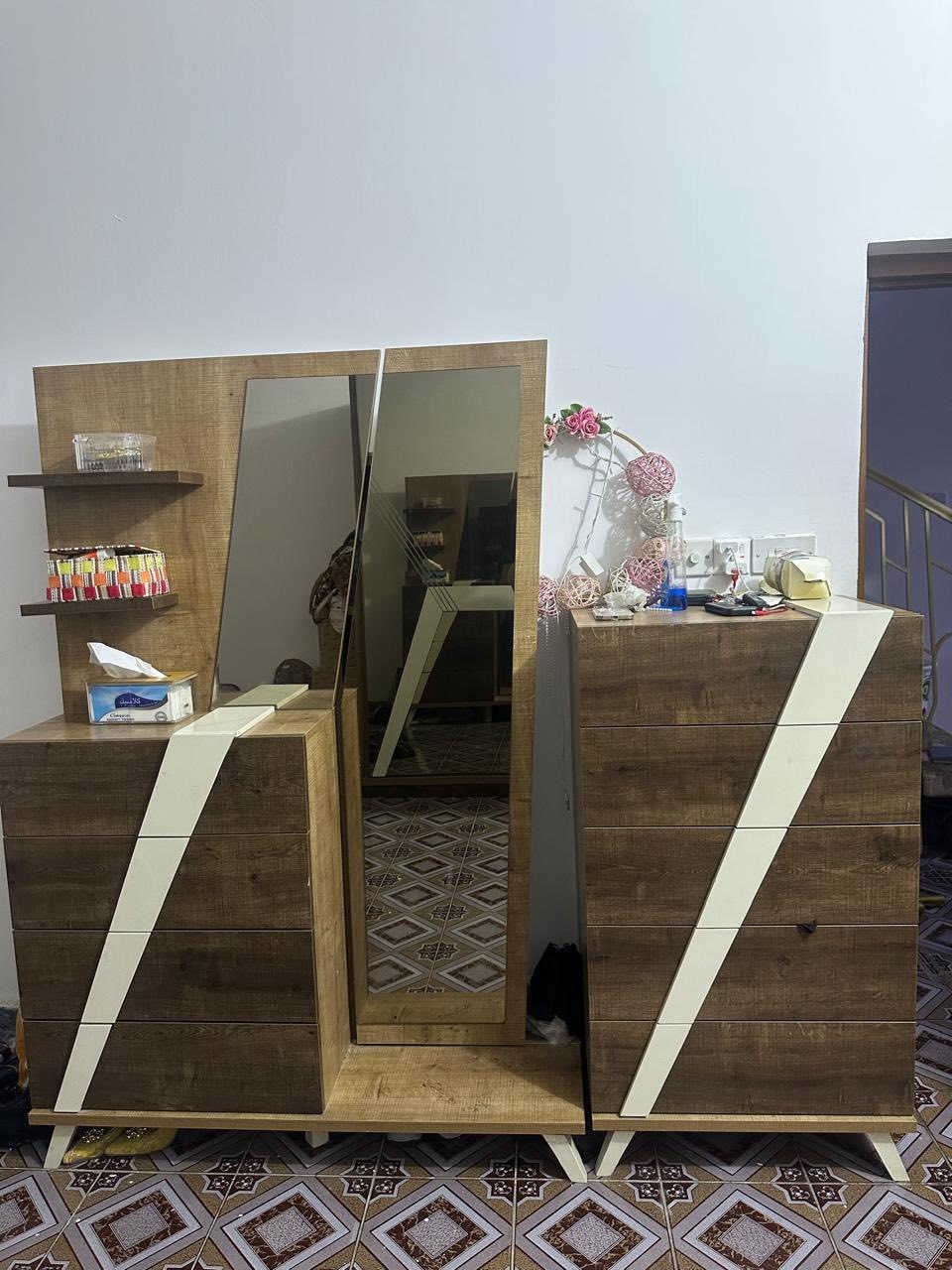 غرفه نوم تركي ثقيل 
 للبيع للاستفسار.  ***********
