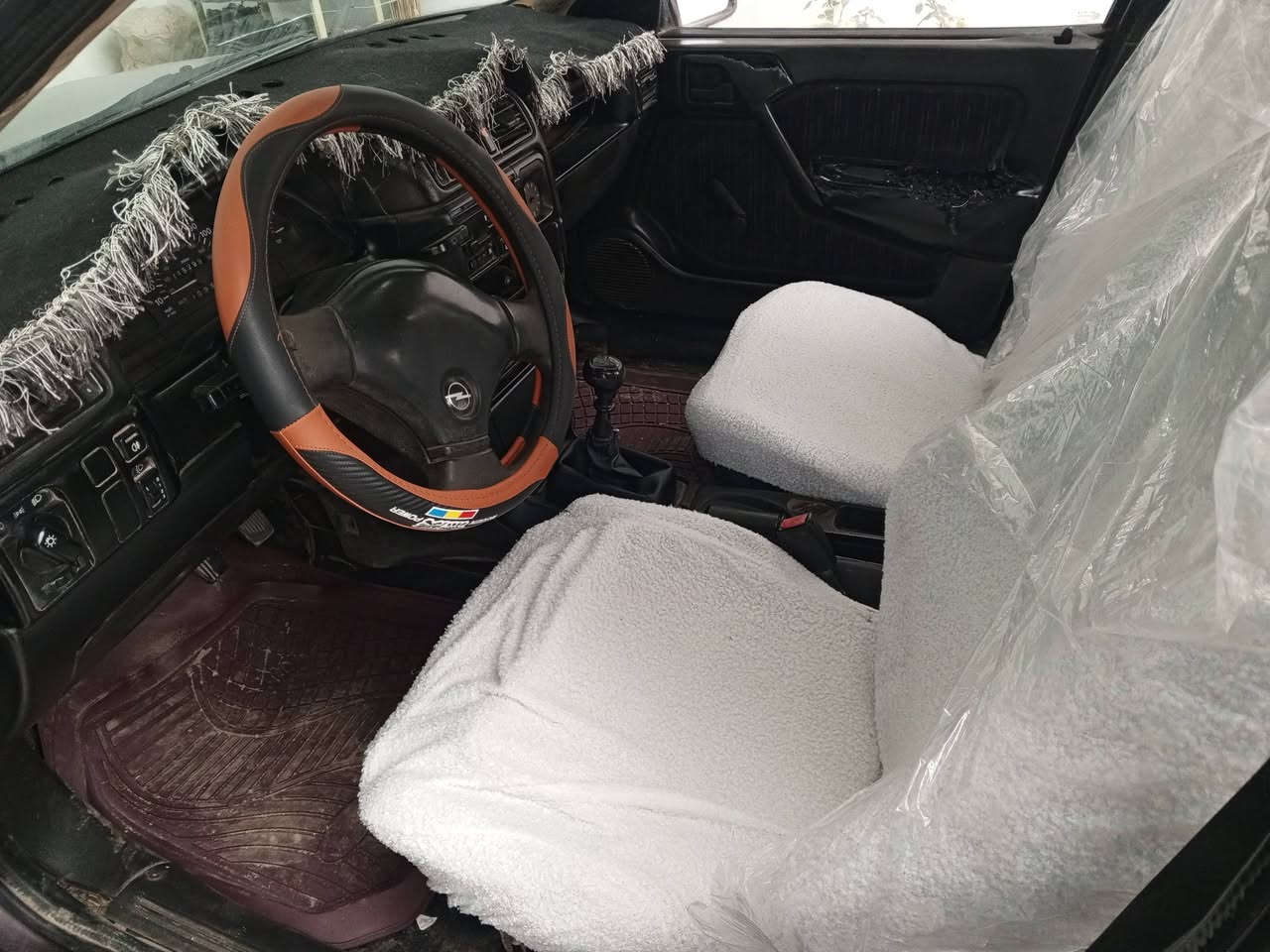 فكترا موديل 92رقم كركوك سنوية جديد هزة جديد بطاقه بنزين محرك حجم 18كيرشرط كلشي شقال  كهربائيات مكان داقوق سيارة شرط بدون حادث فقط جمالية سعر 45بي مجال ***********
