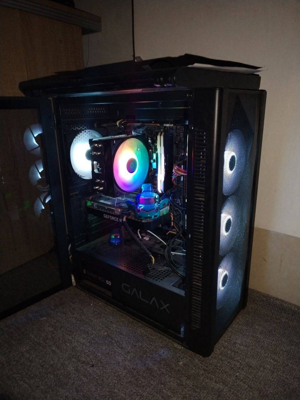 السلام عليكم،
تجميعة (PC) متكونة من :
1- كيس (Case) : Galax :
2- معالج (CPU) : Intel core i5 8600k
3- مبرد معالج (CPU Cooler) : DeepCool : AG400 V5 Black ARGB
4- معجون حراري (thermal paste) : DeepCool : Z10
5- كارت شاشة (GPU) : GALAX : NVIDIA GeForce RTX 3050 8GB
6- رامات (RAM) : Corsair : Vengeance RGB PRO SL DDR4 16GB (2X8)
7- لوحة أُم (Motherboard) : Asus Tuf gaming : Tuf Z370-PLUS GAMING
8- باور سبلاي (PSU) : Thermaltake : Smart RGB 500W
9- التخزين ( Storage) : Kingston : NVMe PCIe SNVS500g M.2 2280 500GB~
ملاحضات :
1- مدة الأستخدام غير محددة لأن التجميعة مو جاهزة بل مطورة.
2- التجميعة نظيفة وبعض قطعها مُبدلة حديثاً.
3- جميع قطع التجميعة سليمة من الأعطال حسب علمي.
4- لك الأحقية بالفحص قبل الأقتناء، ولكن بعد البيع انا غير مسؤول عن اي مشاكل وما استرجع ولا اعوض.
5- التجميعة فقط كيس وكيبل طاقة بدون قطع واكسسوارات واضافات إضافية.
6- التجميعة يجي وياهة نسخة مُفعلة من ويندوز (11 Pro), وية بعض التطبيقات الأساسية (من ضمنها تطبيقات الـ office المفعلة غالباً).
7- يرجى التركيز في الشروط السابقة، لأن خلاف ما مذكور انا غير مسؤول عنه قانونيا أو شرعياً.
والسعر 599 ألف دينار عراقي فقط وقابل للتفاوض.
الموقع : كربلاء المقدسة.
يمكنكم التواصل عبر هذا الحساب أو عن طريق التليجرام : @t09dl .


**إذا كنت صاحب هذا الإعلان وتريد حذفه لأي سبب، رجاءا أرسل رسالة إلى الدعم الفني**