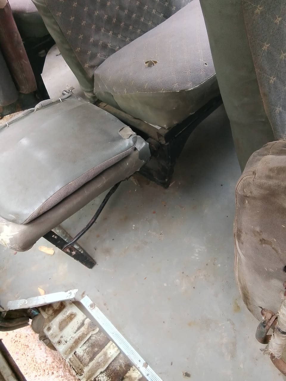 السلام عليكم هايسه موديل 96 تحويل ثاني يوم مكينه وكير واكسن خير من الله 35 وبيه مجال ***********مكاني بابل مسيب سده الهنديه
