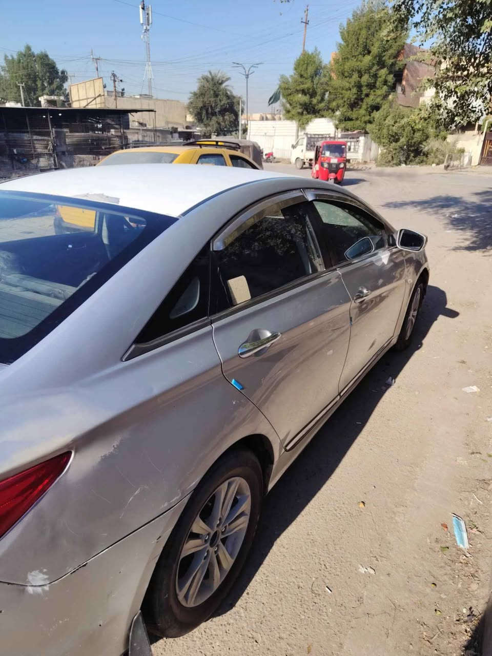 سوناتا ٢٠١٠ 
بيها ضربه جاملغ امامي الأيمن
بيها ملاحظات بسيطه مصلحه السعر ٩٠ وبي مجال 
او مراوس ب كيا سبورتج ٢٠٠٩ او كيا صول 
*********** بغداد, العراق
