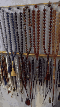 يتوفر لدينا كافة انواع المسابح المميزة 📿 من الكهرب الحر والسندلس والفا...