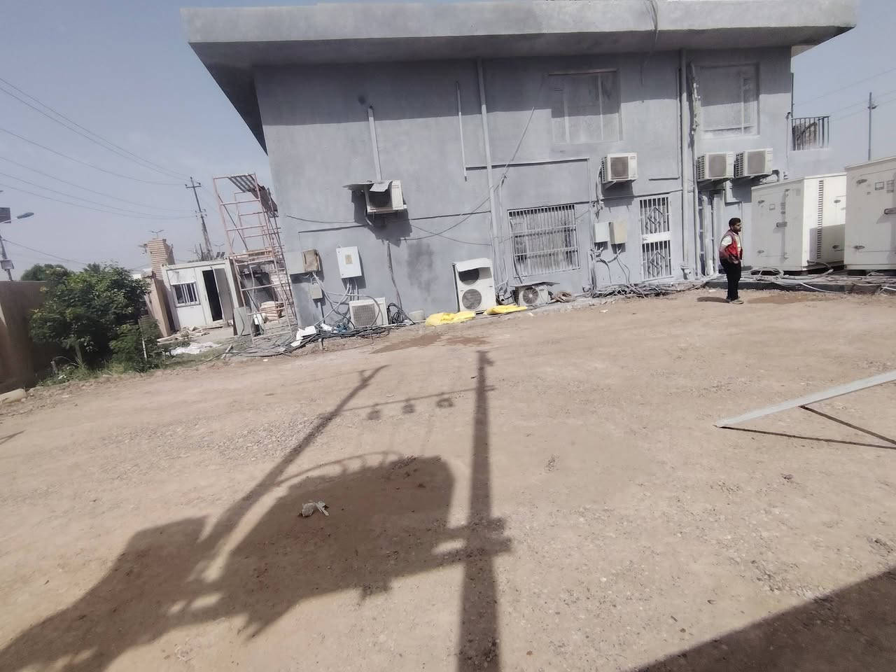 كادر نعمل كافه لاعمال لبخ سقل خشن تشميع جص بورك سيراميك وتطبيك بورسلين للواجهات جميع انحاء بغداد 📍 *********** واتساب او اتصال 📞

