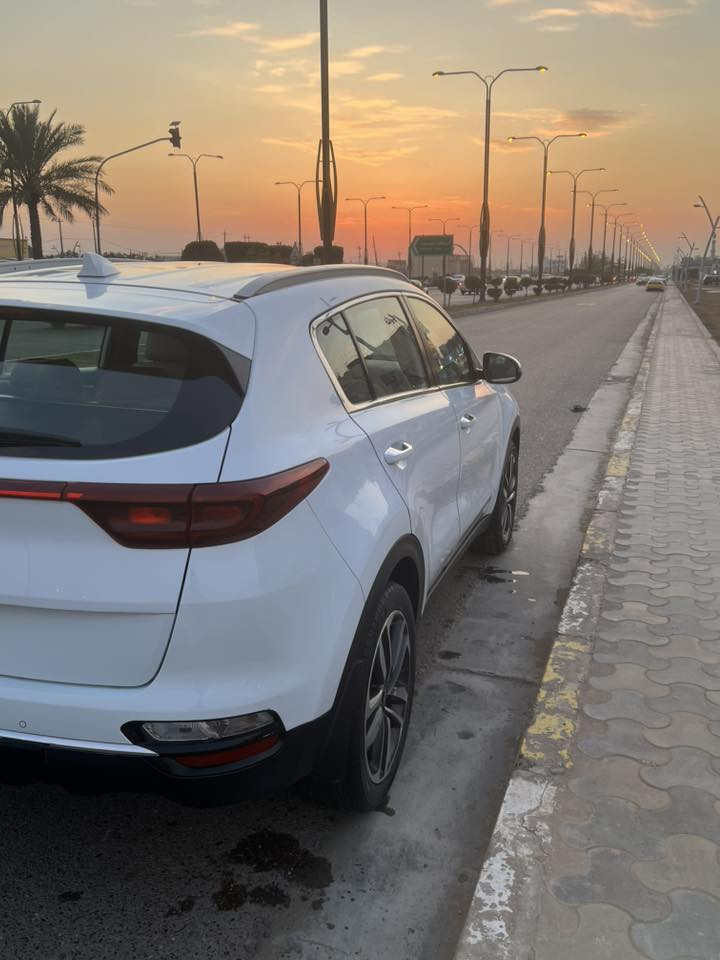 السلام عليكم
للبيع كيا سبورتج موديل ٢٠٢٠ 
ماشيه ٦٤الف
كشنات جلد 
داخل حمصي
شاشه نضام كار بلاي واندرويد
دبل سويج
نضام ملاحه نفكيشن
كامره خلفييه وحساسات اماميه وخلفيه
تحكمات ستيرن مع تثبيت السرعه و ٣ انضمه قياده
السياره جديده جدا على وضع الشركه كفاله عامه من الصبغ والبارد 
السونار موجود بلمنشور
السعر ٢١٠ ورقه
***********
