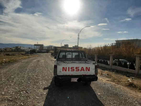 سعری 16گەڵاو مەعاملە
***********
پیکاب نیسان مۆدیل 1991
دەبڵ 
گێڕومەکینە گێڕی 2002
مەکینە تازە تاشفیت کراوە هەڵمو دووکەڵو سەوت بەشەرت 
سەوتی ئەکسلی نیە
تنوتۆڵە سەیەرەکە
ئەولیاتی لەگەڵە 
ناوسورە 
ناونیشان سلێمانی 
*********** السليمانية, العراق
