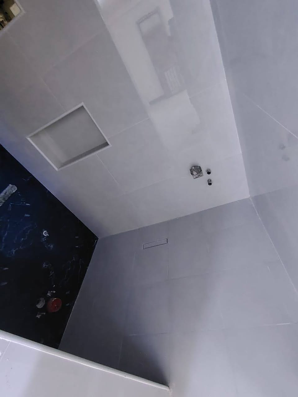 #نحن على استعداد تام لأعمال السيراميك والبورسلين الارضيات والجدران بأفضل الطرق مع الانضمة الهندسيه شكرآ لثقتكم#بورسلين #سيراميك#مرمر#بايات درج فر عادي #***********بغداد 🏤علا مدار 24 ساعه نهتم بادق التفاصيل والمواعيد والالتزام بالعمل  ضمان العمل
