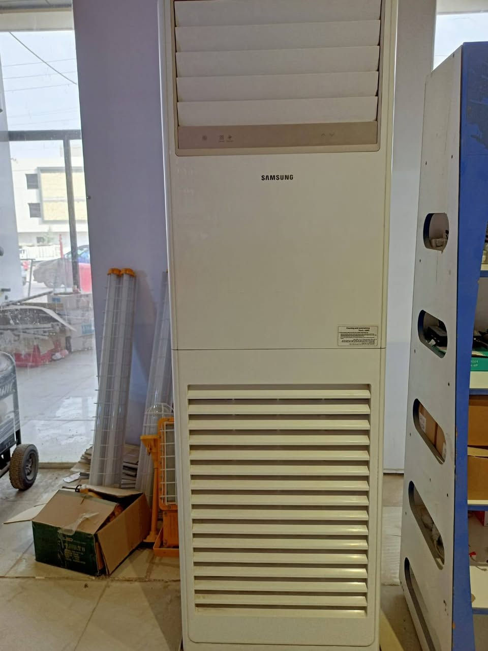 (العنوان _بابل _الحله) {***********} سبلت 4طن ثري فيز انفيرتر يشتغل 9امبير سامسونك أصلي صناعه كوريه تبريد وتدفئه كامل ملحقات بلادي ماداخل تصليح نهائي
