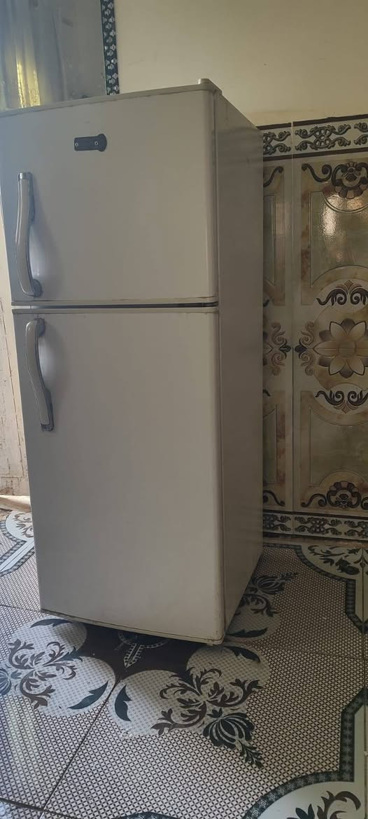 هاي ثلاجة للبيع حجم ١٢ نضافة كلش نضيفة وسألنا من البارحة بليل طفيناها وهسة ياله راح ثلجها وعود كهرباء مو زينة وتخبل  والله على فحص تعالي وشوفي مكانها سومر ✨


**إذا كنت صاحب هذا الإعلان وتريد حذفه لأي سبب، رجاءا أرسل رسالة إلى الدعم الفني**