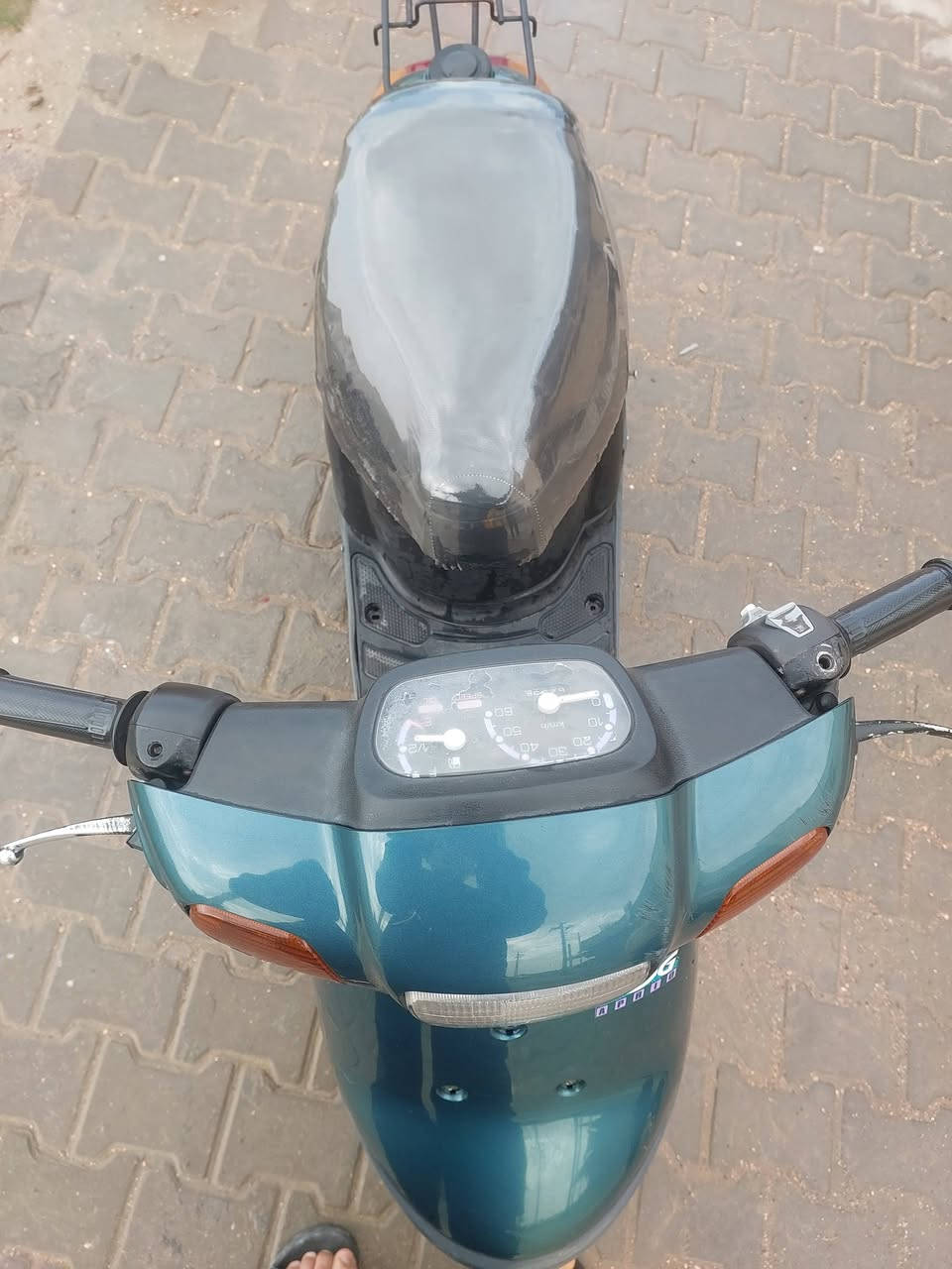 دراجه بطه للبيع ما مفتوحه كهربائيات كلها شغاله مكاني حي الحر السعر 340 و بيها مجال ***********
