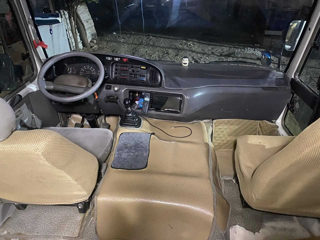 السلام عليكم كوستر 2007كاز تخم تاير جدد حداديه حلوه تبريد شغال بس الفان عطل راعيها يريد تحويل مكانها بصره
س ع150...  ***********
