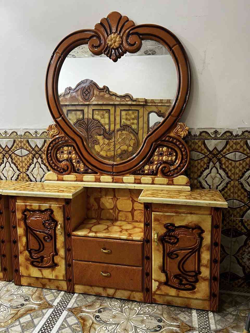 غرفه نجاره تسكام ام السته جديده كلش سعر 850 عنوان سوك الشيوخ حي العسكري رقم ***********
