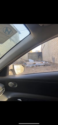 قطعه ارض مساحه ١٠٠ متر واجهه ٥ نزال ٢٠  بدايه شارع عشرين. الفرع مال مد...