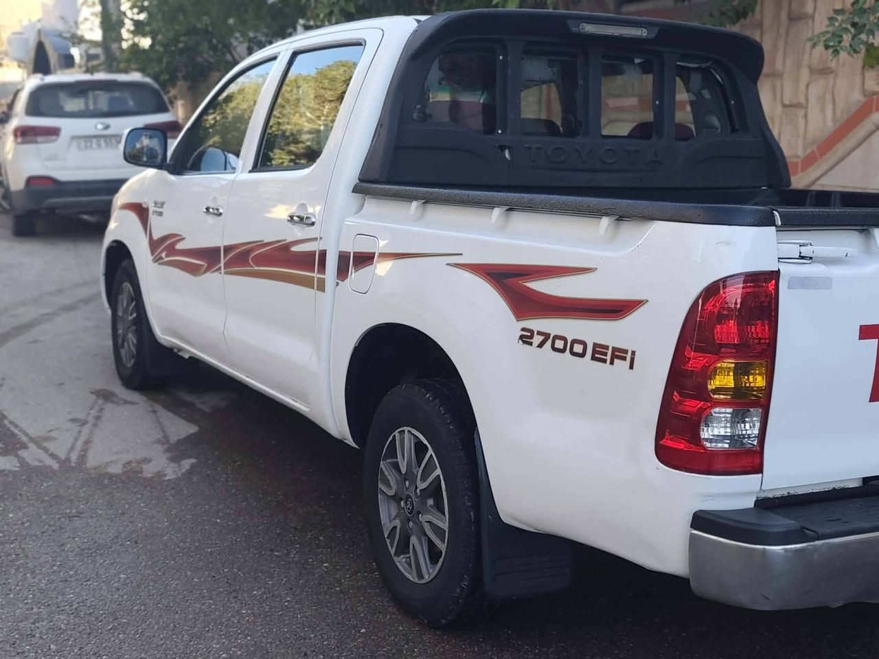 السلام عليكم ✋
السعر....184 ومجال بسيط .... بيع فقط 
تويوتا هايلوكس دبل قمارة 
موديل 2011 رقم سليمانية بأسمي شرط التحويل وكاله  
محرك بشرط ما مفتوح .
كير اوتماتيك . الكير والمحرك مكفول .
تخم تايرات جديد بطارية جديد . 
مكفوله من الحادث والصبغ .فقط بيه بارد سونار مرفق 
ماشية 390 الف . بدون نقص 
عنوان ديالى . جلولاء . 
رقم تلفون . ***********
