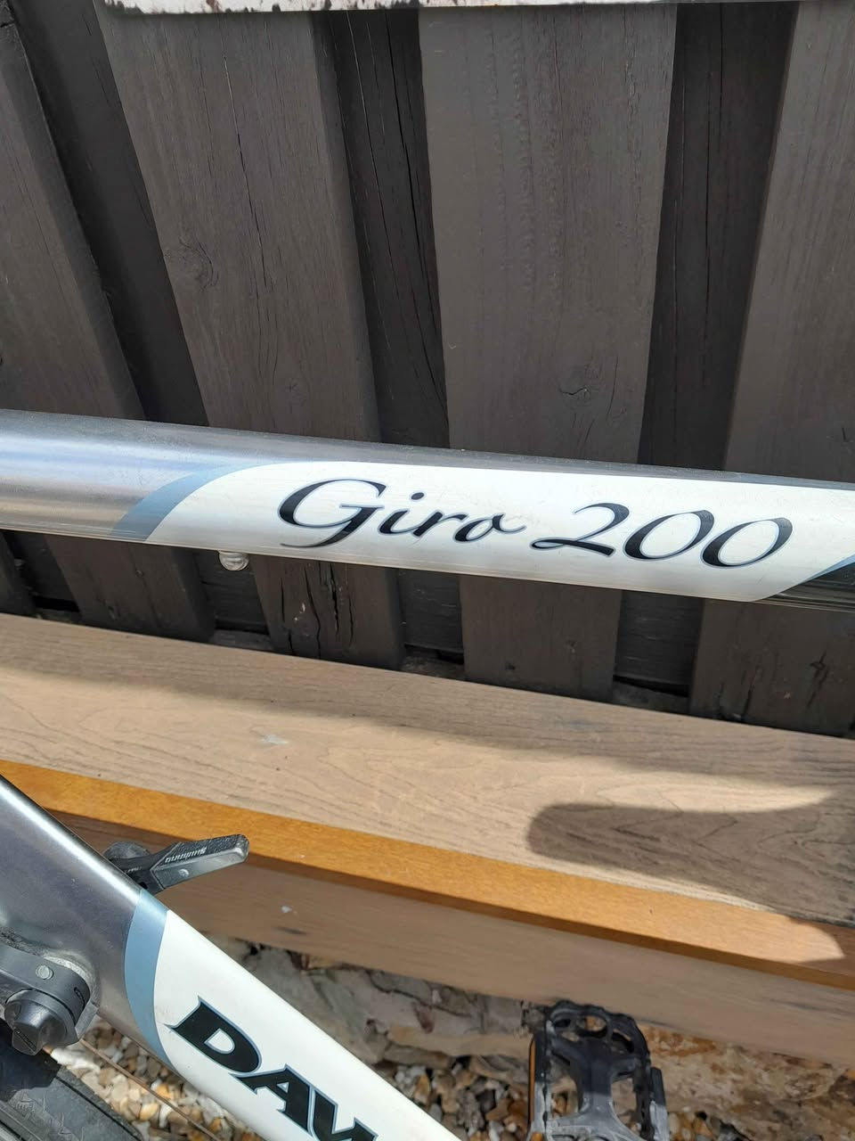 Dawes giro 200 bike
6061 aluminium tubing
Suitable up to 6"4
£80 ono Rotherham, South Yorkshire


**إذا كنت صاحب هذا الإعلان وتريد حذفه لأي سبب، رجاءا أرسل رسالة إلى الدعم الفني**