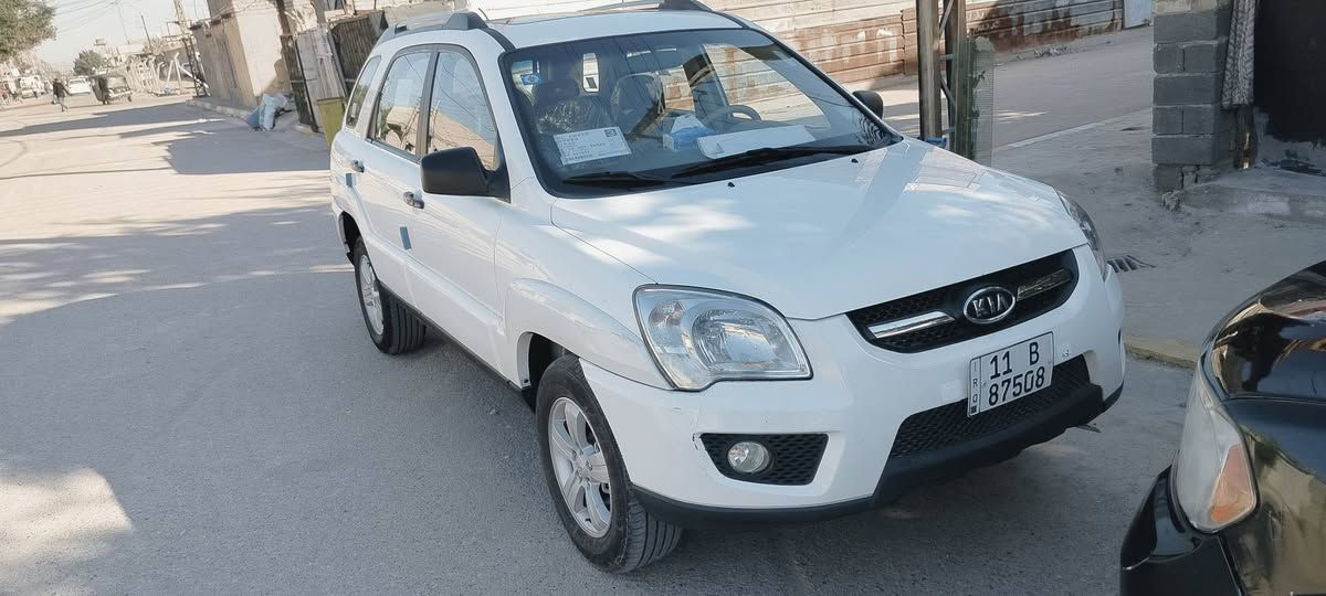 سلام عليكم كيه سبورتج مكينه 2000سياره خليجيه بسمي سياره جديده بكان لسياره بغداد سعره $130 هاذا رقمي ***********
