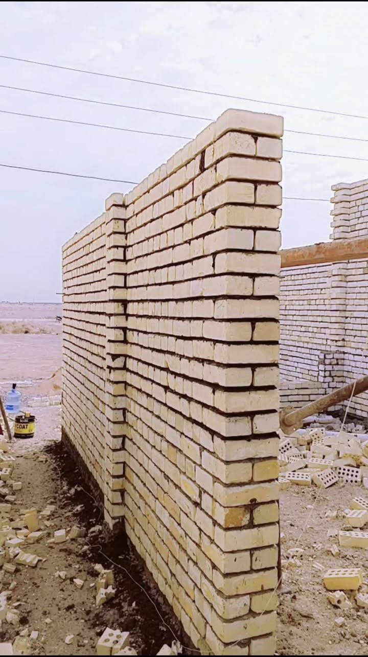 خلفه بناء طابوك بلوك شقل درجه اولئ ونظافة حالين متفرق *********** ***********
