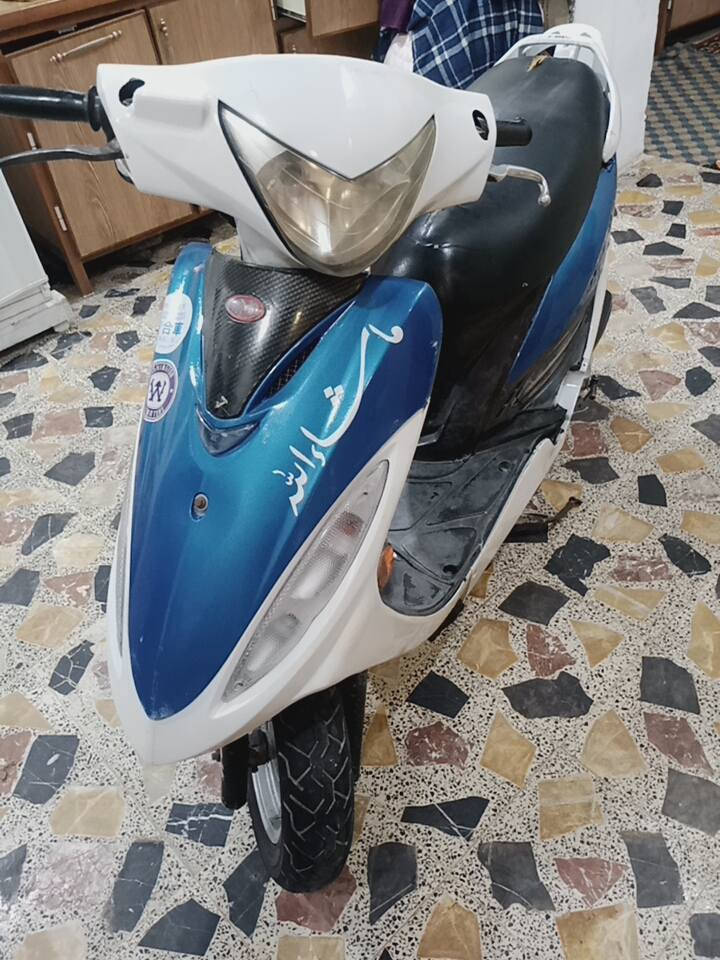 دراجه كامكو جي 4 معدل وشلعه فول الكفرات كلها اصليه ختم واحد محرك نضيف السعر 450.   ***********
