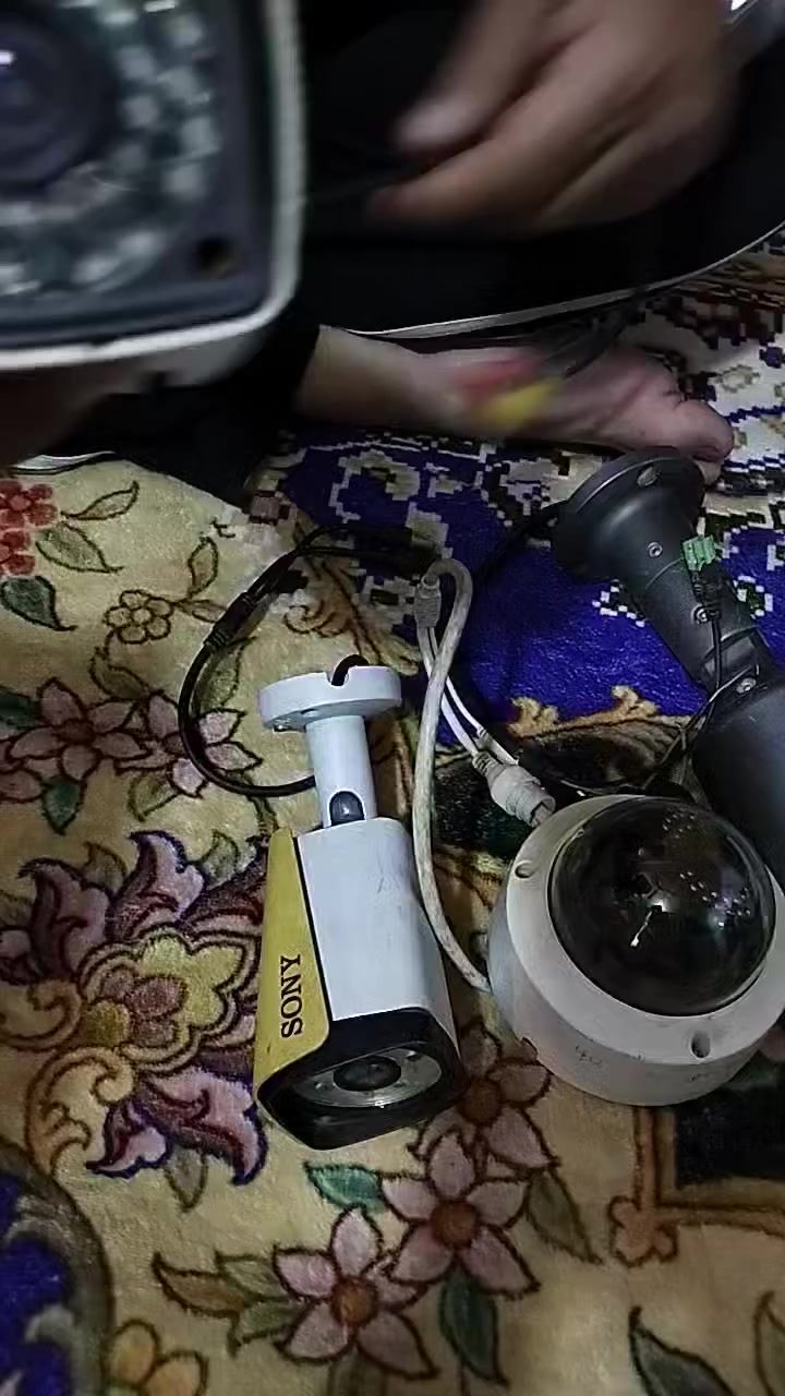 سلام عليكم
كامرات شغاله قيم وخذ السعر يمك
***********
