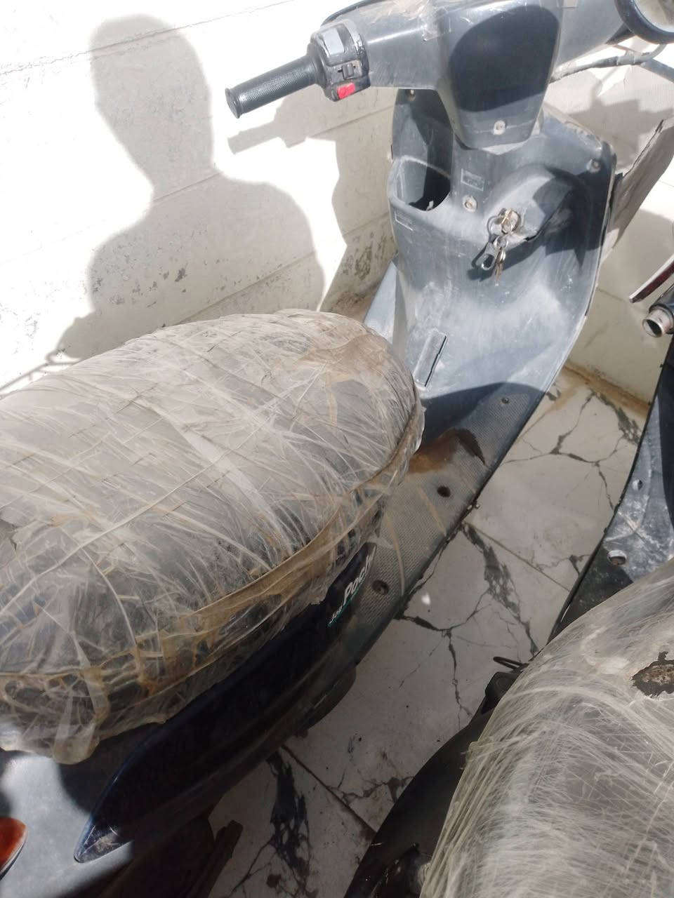 دراجه منغولي كاعد امشي بيه ووكفت مااعرف شنو العطل بيه للمراوس فقط شعندك نزل


**إذا كنت صاحب هذا الإعلان وتريد حذفه لأي سبب، رجاءا أرسل رسالة إلى الدعم الفني**