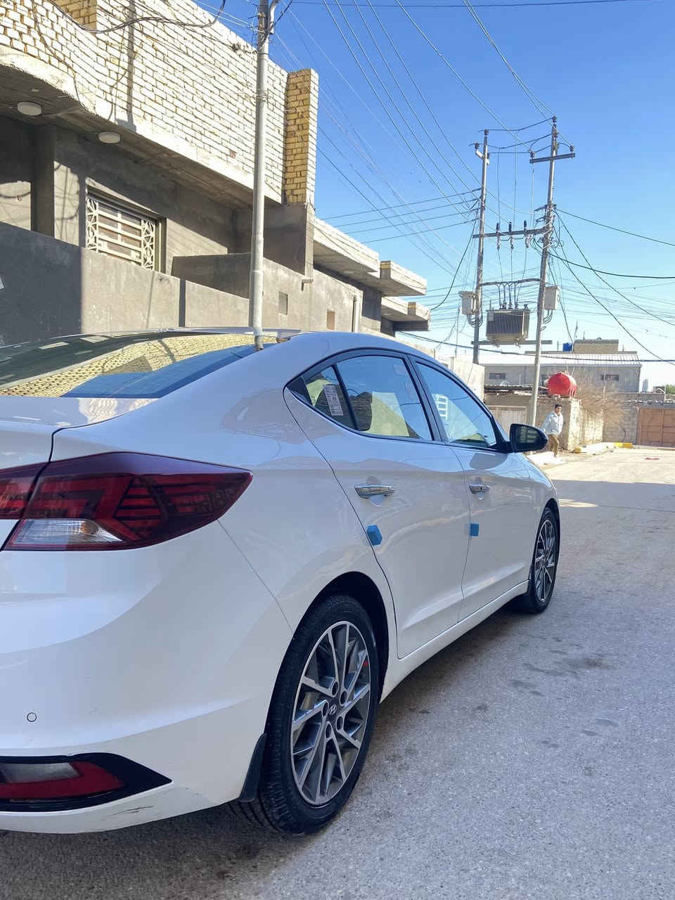 النترا 2019  خليجي رقم ذي قار باسمي تحويل السيارة جديدة كلش كفاله عامة عدا رش بالدوس كما موضح بالسونار والباقي كفالة من الزلغ فول مواصفات 
1_ فتحة سقف
2_ بصمة تشغيل + بصمة ابواب 
3_ بصمة جنطة 
4_ داخل صاج + كشنات جلد ابلاد 
5_ شاشة كبيرة + شاشة اعطال 
6_مثبت سرعة 
7_ مانع انزلاق 
8_ منظومة زينون 
9_ مرايات شفط
10_ تحكم ستيرن 
11_ وضعيات قيادة  
ماشية 150 الف كير و محرك  وتبريد كفالة وحداديه كاملة مبدلة  جديد  السعر 155 وبيه مجال قليل 
الرقم للاستفسار ***********
