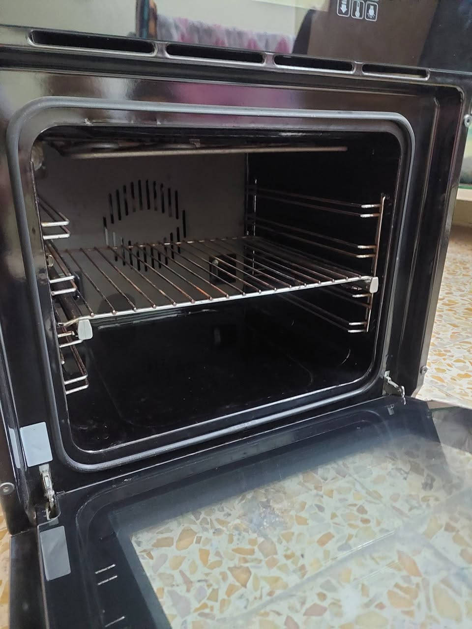 السلام عليكم عندي فرن كهربائي للبيع شرط اصلي صناعه إرانيه يجي بي مروحه وشمعات فوك وجوه تكدر تتحكم كل وحده بحد بس ⚠️ بي عطل با كارت ابيعه على وضعه السعر [ 600 ] الف مكاني بصره


**إذا كنت صاحب هذا الإعلان وتريد حذفه لأي سبب، رجاءا أرسل رسالة إلى الدعم الفني**