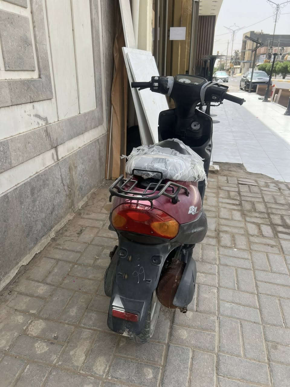 بيجي ماروني مامفتوحه دراجة جديدة ونظيفه
بيها نقوصات بسيطه 
550 وبيها مجال 
***********
