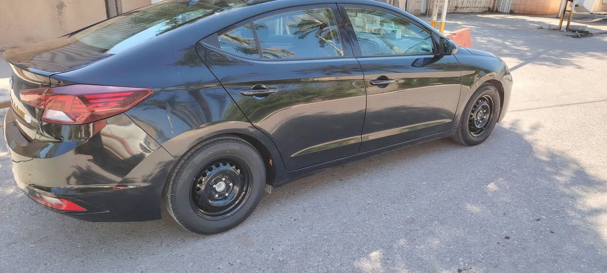 سلام عليكم ورحمة الله وبركاته سياره النترا للبيع موديل 20 رقم اسليمانيه الجديد بسمي كير اي تي مكان السيارة بعقوبة السعر 120 الاتصال على الرق*********** علي
