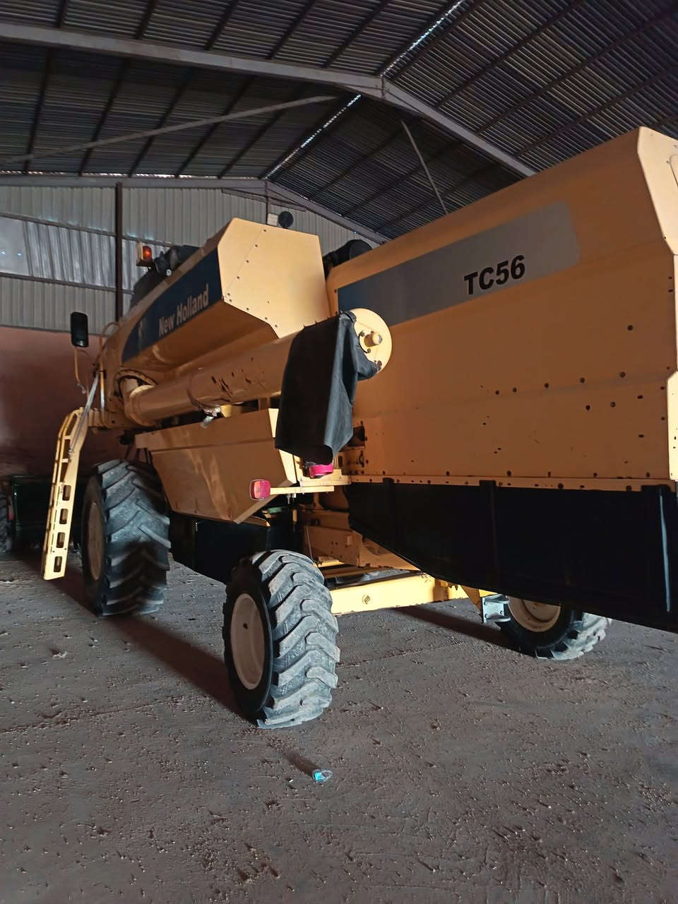 حاصود للبيع موديل 2006 دبل درام طبلە ١٧ بمب و نوزل مکفول لحیم کسر سبوغ رقم اربیل ترید تحویل وکالە کولە شرط عنوان التون كوبري  ***********
