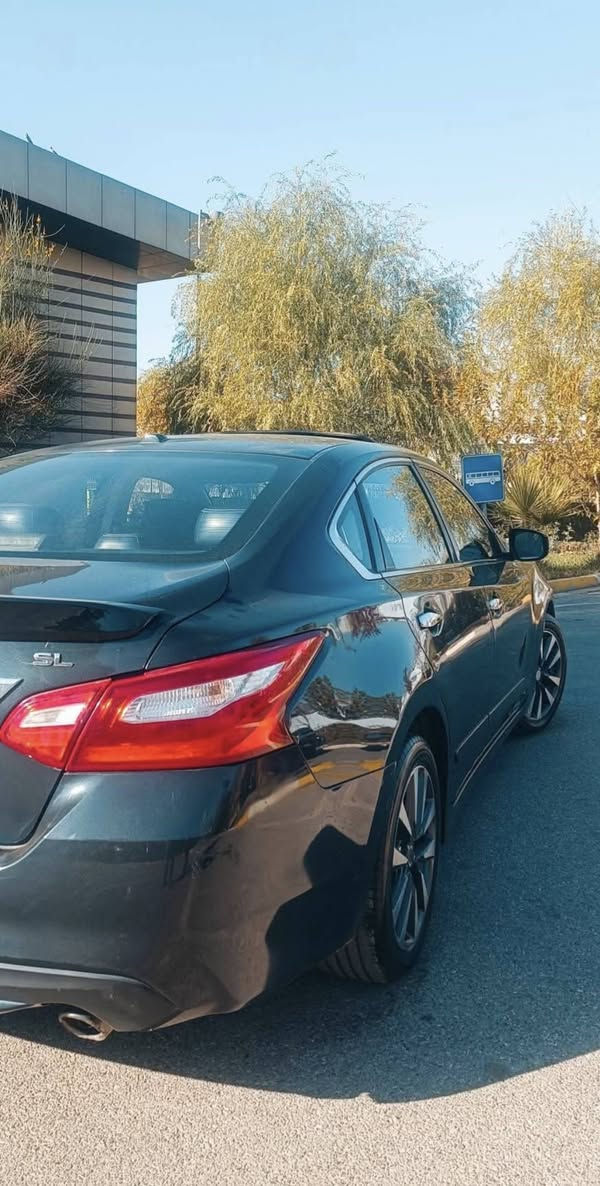 نيسان التيما 
موديل 2016
مواصفات SL   فول
ماشيه 107  مایل

الضرر بيها 4 قطع بدون داخل بدون شاصي

السعر  110  ورقه وبيها مجال 

المكان السلیمانیة ***********
