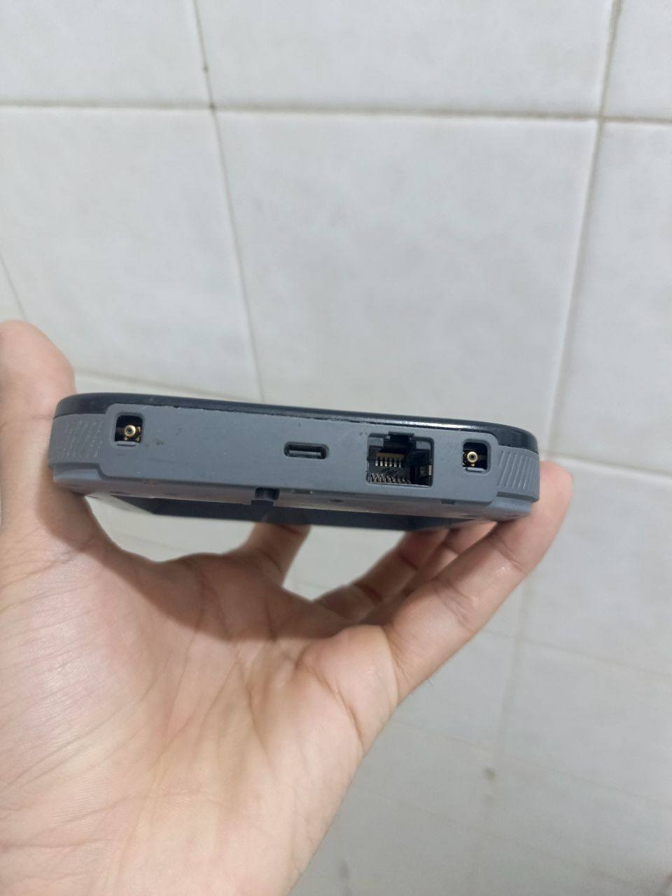 راوتر نتكير   m6    للبيع

5G 

 +4G

Wi fi 6
مفتوح لجميع ألشبكات 
أسيا_زين _ كورك

كات  20

2.4 GHZ   //  5 GHZ   يبث بترددين

يدمج ترددات تلقائي 

منفذين للأنتنا ألخارجيه  Ts9 
منفذ لان  1  كيكا

ألسعر   100  ألف 
🔴 🔴 ملاحضه بدون بطاريه 🔴 🔴
متوفر توصيل لكل محافظات  ألعراق


**إذا كنت صاحب هذا الإعلان وتريد حذفه لأي سبب، رجاءا أرسل رسالة إلى الدعم الفني**
