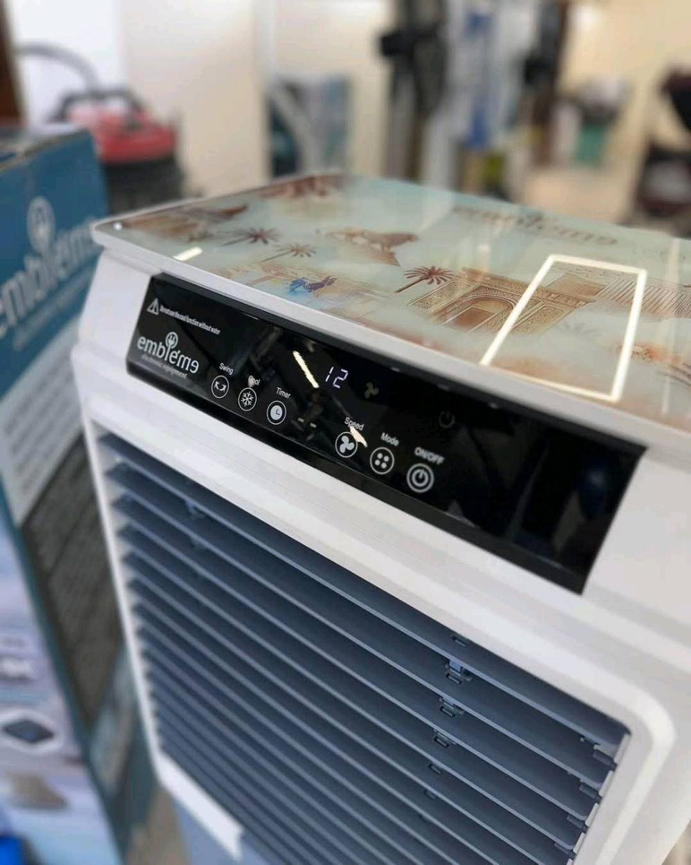 الصيف بالعراق تغيّر… والمبردات لازم تتغيّر وياه ❄️
ممكن تشتري اي مبردة بس المميزات هنا حصرية مع الحجم  الاكبر والافضل بالعراق 🇮🇶

مو بس شكل جديد…
هذا إصدار 2026 من أمبليوم 🔥

▪️ بطارية ليثيوم تدوم حتى 10 ساعات
▪️ يشتغل حتى بانقطاع الكهرباء
▪️ شاشة وتحكم لمس
▪️ 12 سرعة + دفع هواء قوي
▪️ HEPA Filter ضد الرطوبة لتنقية أفضل

مو مجرد مبرد…
هذا راحة بالصيف العراقي.

للحجز والأستفسار مراسلة خاص الصفحة 📨 📩 
او التواصل على الرقم *********** واتساب 
التوصيل لجميع محافظات العراق 🚚🚛
#امبليوم #مبرد_شحن #بطارية_ليثيوم #صيف_العراق