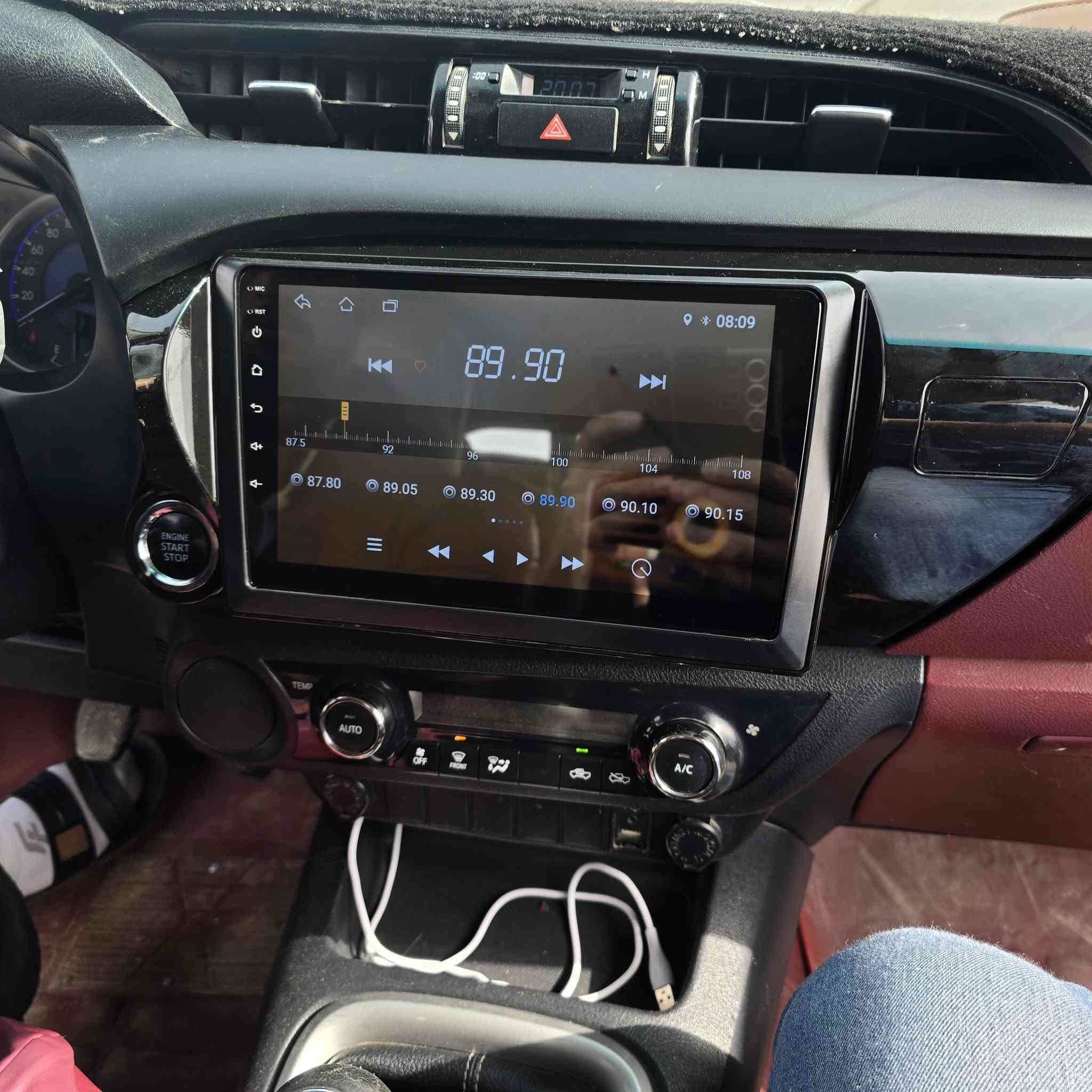 من اعمالنا
هايلوكس 18 تنصيب تاب اندرويد مع ربط كامرة السياره الاصليه 

ملكه كراون تنصيب تاب اندرويد بدل المسحل 

العنوان العماره ابو رمانه الشوارع الاربعه للملعب مقابل عمارة كريم حوشيه اسيا *********** او اثير *********** .م.ابراهيم
