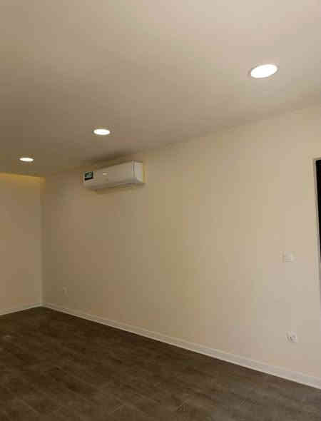 السلام عليكم 
جزء من عملي 
صباغ داخل خارج متفرق شغل درجة أولى بشرط تسليم مهندس اسعار مناسب جداً ***********
