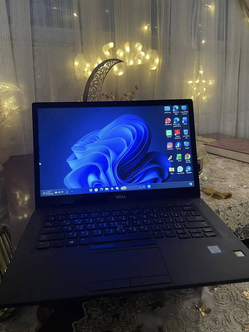 السلام عليكم لابتوب للبيع DELL
لابتوب كلش نظيف واستخدام شخصي
المعالج: i7جيل السابع 
الرامات: 8 DDR4
التخزين:SSD256
الشاشه: 14.3لمس تشغل 4K
شاحنته موجوده الاصليه وجنطه هم 
رايده 310وبي مجال للطيبين مكاني بغداد الدورة والي بعيد عليه اكدر اشوفله شركه توصيل واتساب ***********
