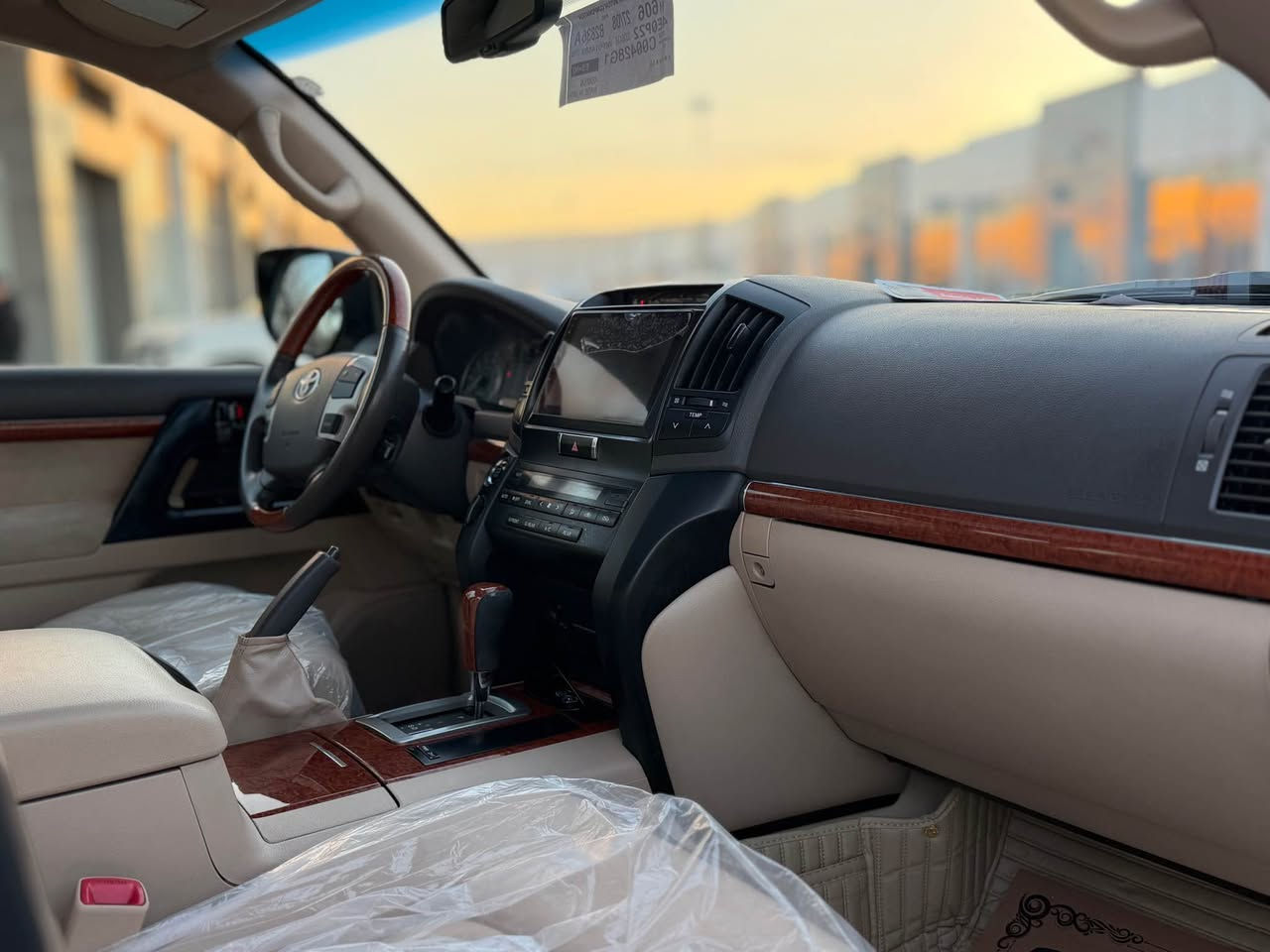 ‏لاندكروزر  ‏موديل 2014 جيهان درجة أولى السيارة بدون صبغ كفاءة عامة السيارة جديدة ماشي 95 الف حقيقي مكان سليمانية سعر410$ وبيها مجال ☎️📞***********￼￼￼0770 السليمانية, العراق
