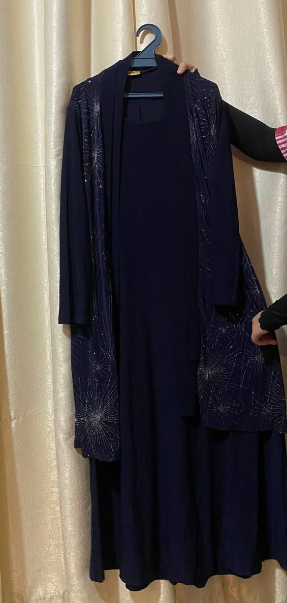 السلام عليكم ... عندي هذي الفساتين ملبوسة مرة او مرتين بالهواية للبيع


**إذا كنت صاحب هذا الإعلان وتريد حذفه لأي سبب، رجاءا أرسل رسالة إلى الدعم الفني**