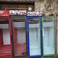 السلام عليكم  عارضات عاموديه أخت الجديد شرط الفحص والتبريد حجم 22 قدم ...