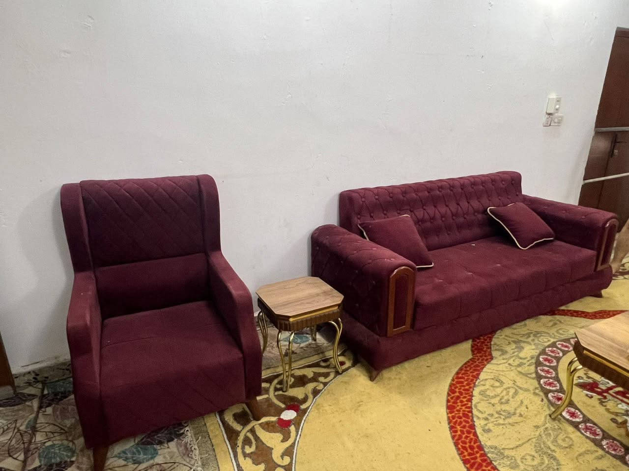 السلام عليكم
اغراض للبيع 
غرفة النوم 500الف 
تخم ماروني 275الف
تخم جوزي 150الف
سيت ماصات كبيرة و 4صغار. 125الف
ميز طعام جديد 200الف
بردة تفصال 200الف 
غير متواجد على الفيسبوك
عنوان حلة حي الامام
***********
