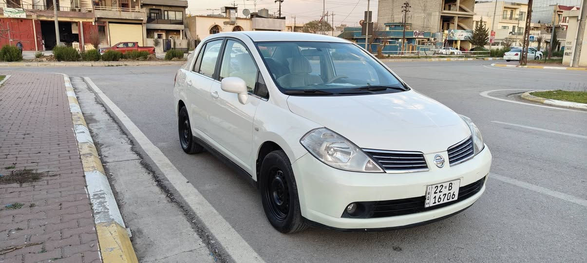 نیسان تیدا مۆدیل 2007گێڕ عادی مەکینە شانزەی بیلادی  ناوزەرد جام عادی سپی سەدەف بێ بۆیاخ بێ دەعمولیدراو پیشوودوایی کەپسە ڕەقەم هەولێر سەنەوی بەسەرچووە ڕەقەمی تازەیە سەیارەکە نمونەیە لەجوانیا زۆر تندوتۆڵە چوارتایەیی تازەیی ژیرە بەشرتی گێڕومەکینەو تەحویلوغرامە سعری 83گەڵاو مجال شوێن هەڵەبجەی تازە 
***********
*********** دار بنديهكان, السليمانية
