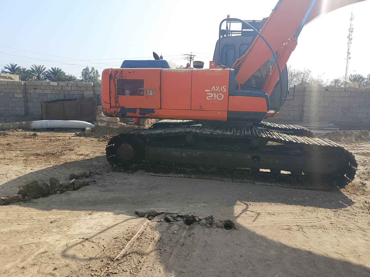 للبيع حفاره 2004. ***********
