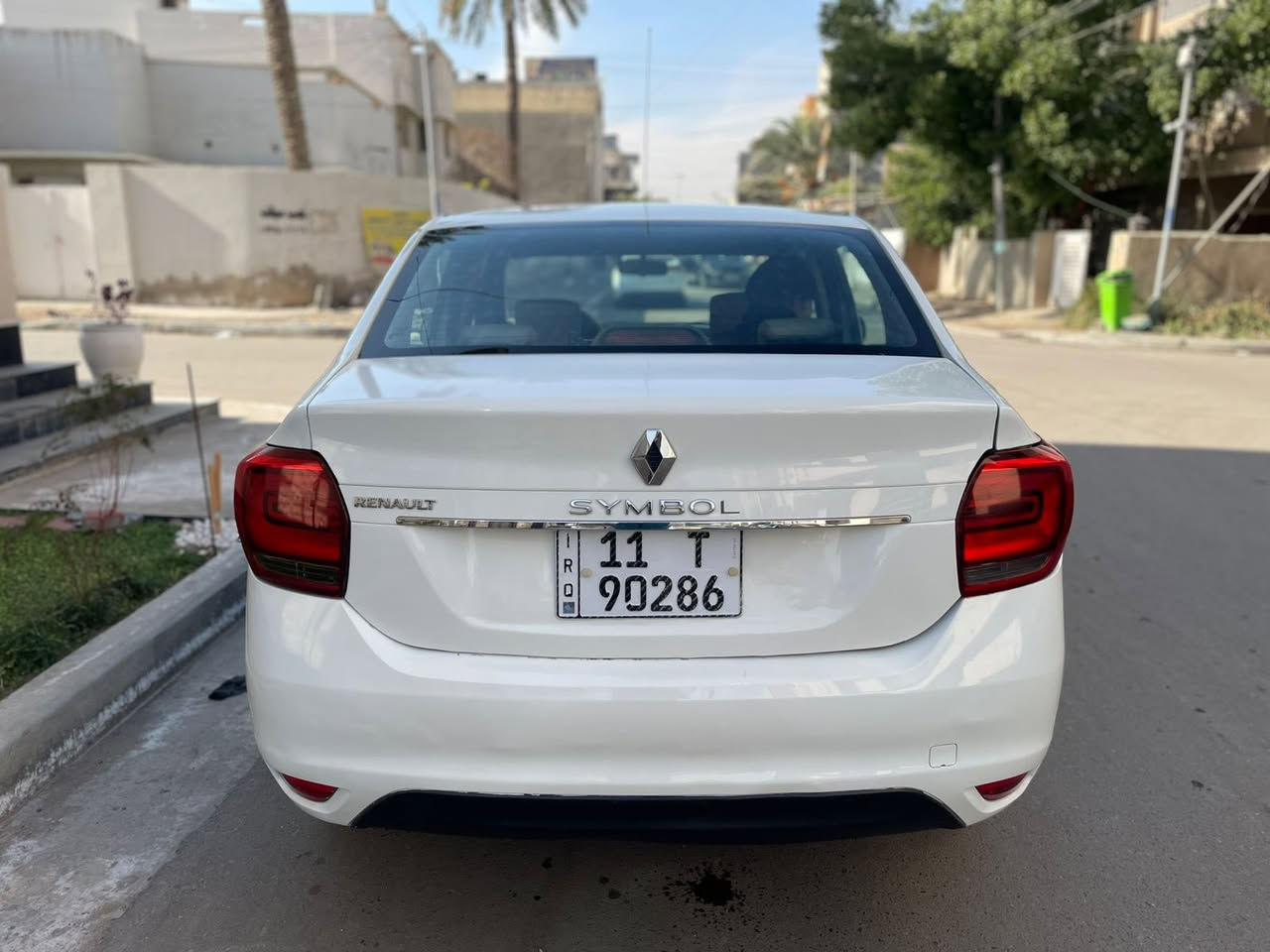 ***********  جديده  وحلوه
رينو سمبل  ٢٠١٨ خليجي استلام شركه 
سياره بدون  نقص وكلش نظيفه
بيها صبغ شويه مأشر بالسونار  بدون ايرباك بدون دواخل 
كتلوكات الشركه
محرك ١٦٠٠ جديد 
لد امامي خلفي 
تحكمات ستيرن 
ايرباكات 
جام كهرباء 
تبريد  ثلج 
صندوق بصمه 
كشنات جلد ومخمل 
صدر امامي خلفي جديد 
تخم تاير وباتري جديد 
اشاير بالمري
تحويل ثاني يوم باسمنه بغداد
مكاني اعظميه  سبع ابكار 
سعرها ٦٩ ورقه 
اتصال فقط  مكلف بلنشر 
***********
